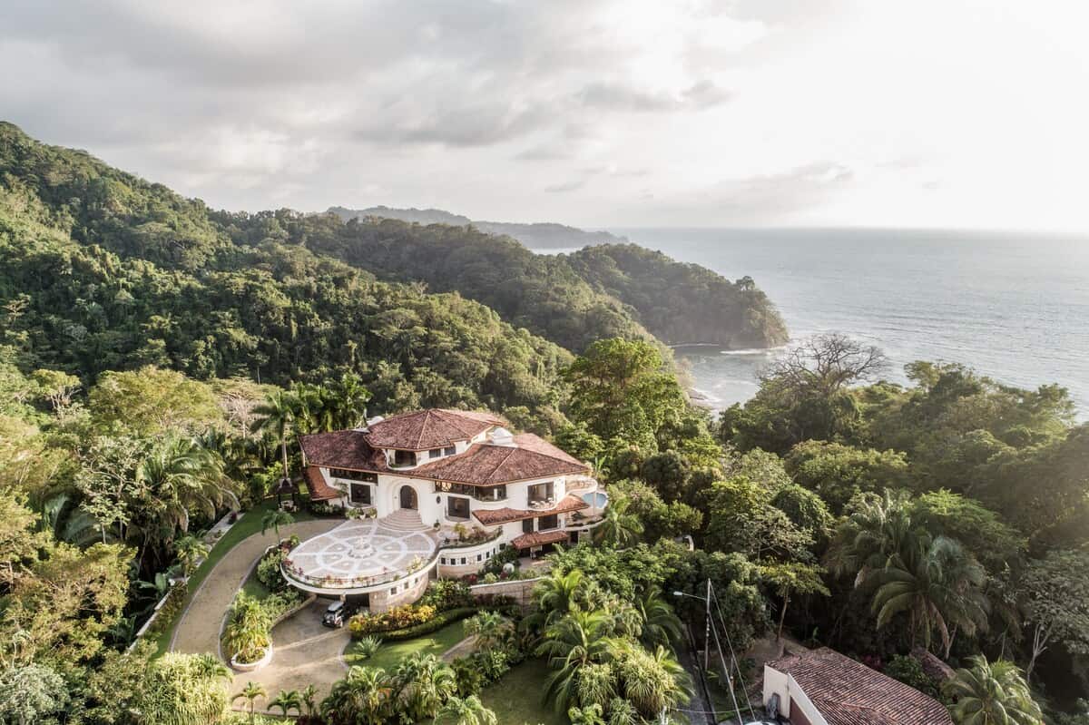 15 Reasons You Should Rent A Luxury Villa Over A Hotel Room For Your Next Trip