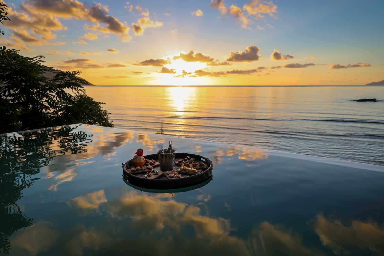 Hilton Seychelles Northolme floating dinner