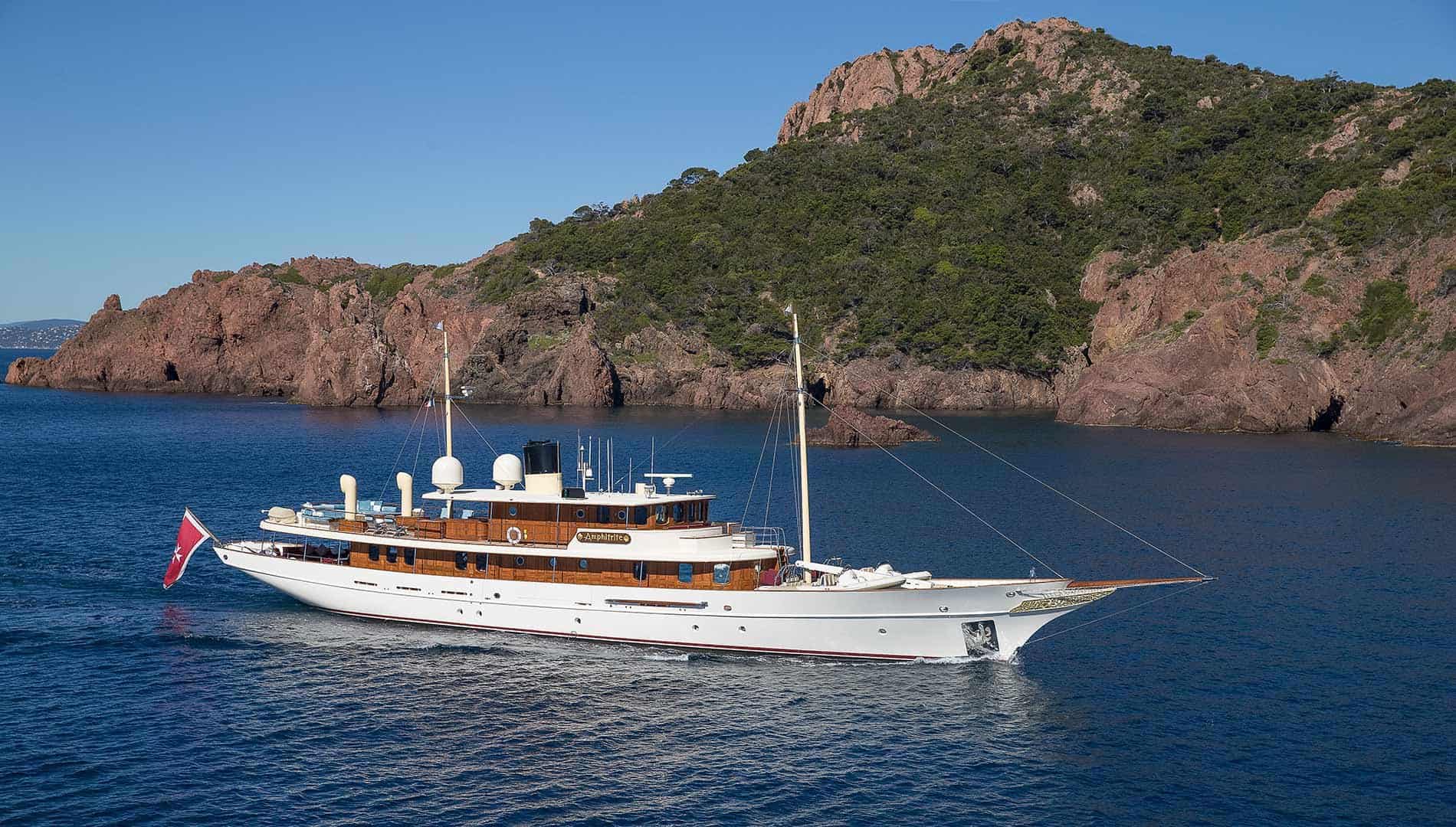 Vajoliroja yacht