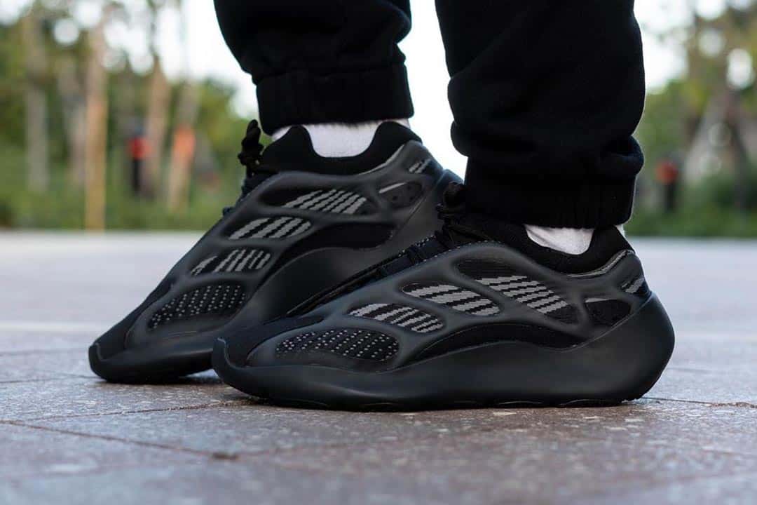 Adidas Yeezy 700 v3 Dark Glow black