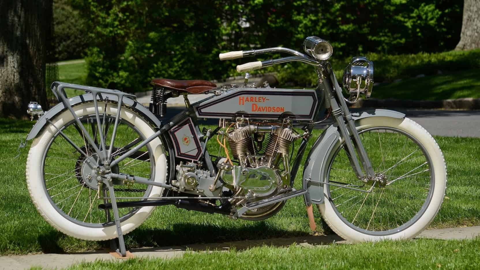1915 Harley Davidson 11F