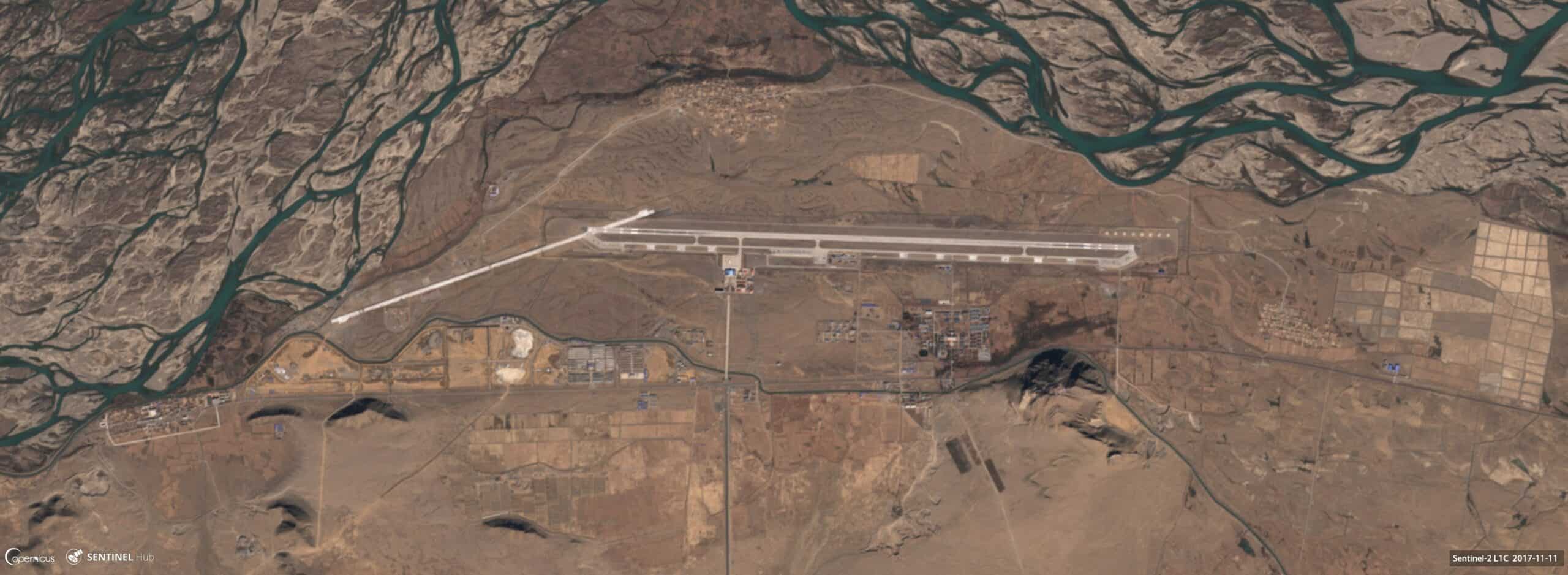 Shigatse Peace Airport runway
